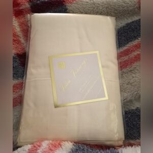 NWOT NIP VTG Julia Jennings Sateen 300 Thread Count Pillowcases